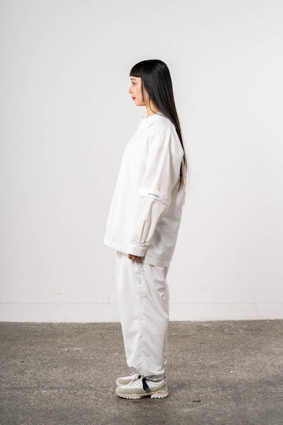 staff wear / White