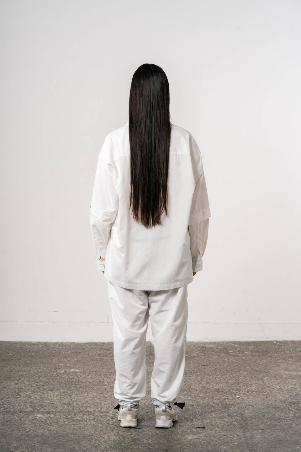 staff wear / White