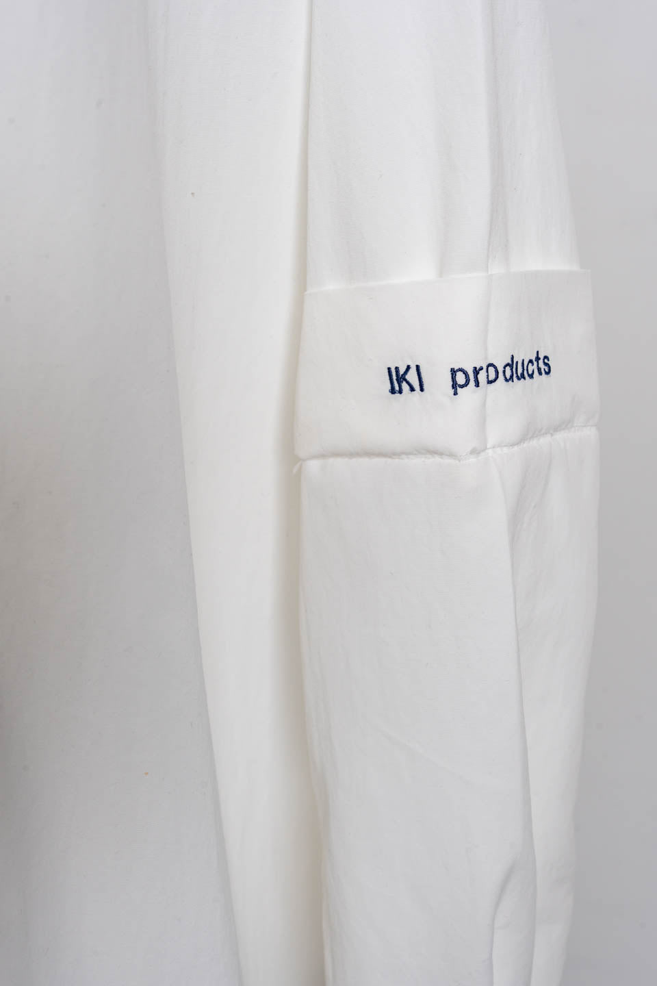 staff wear / White