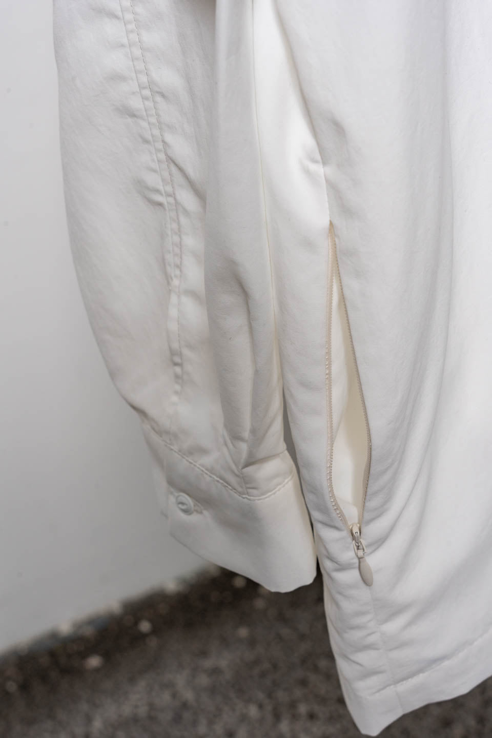 staff wear / White