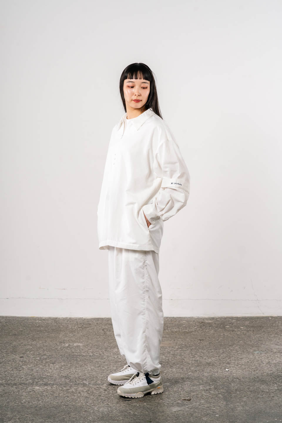 staff wear / White