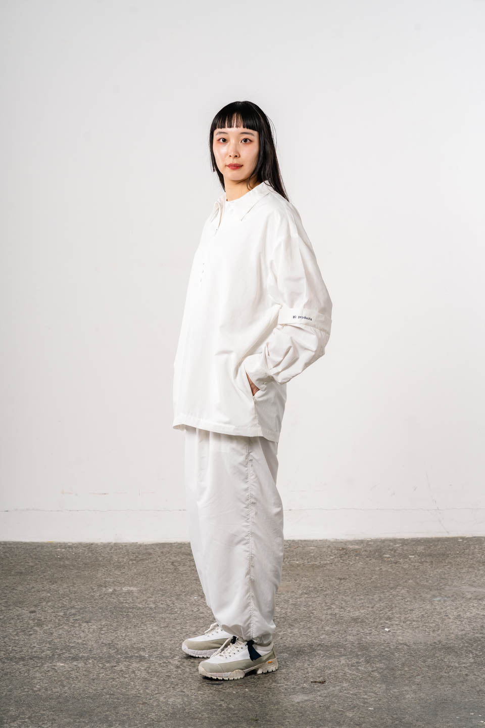 staff wear / White