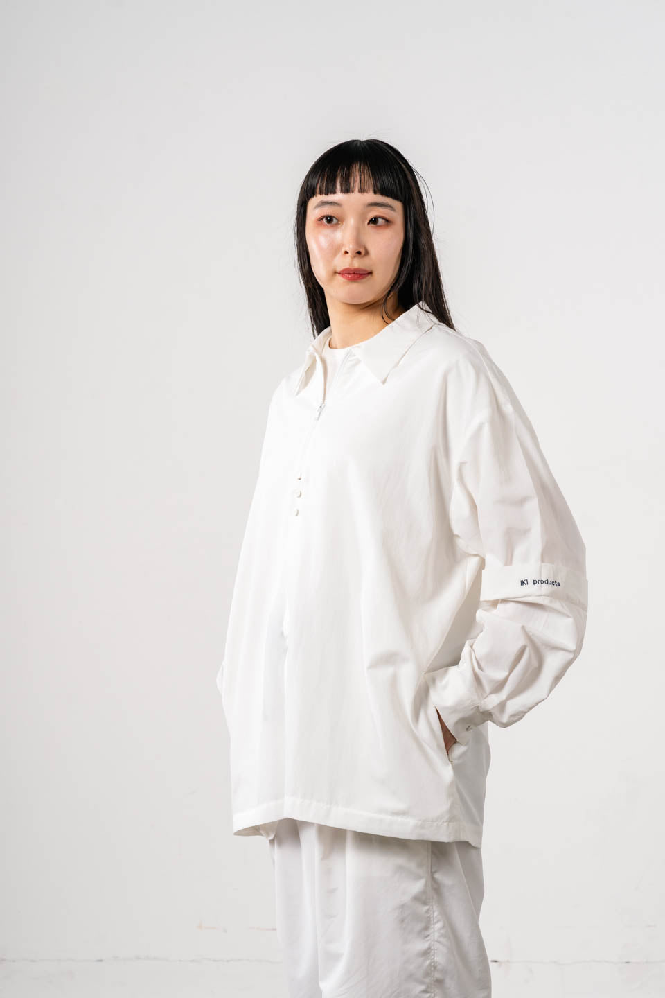 staff wear / White