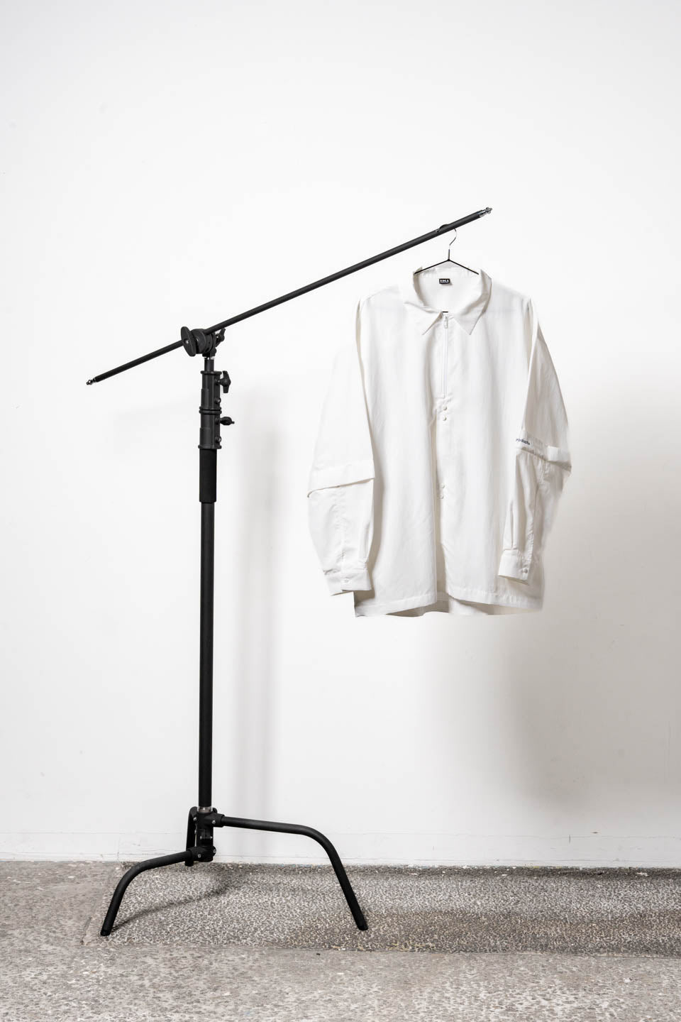 staff wear / White
