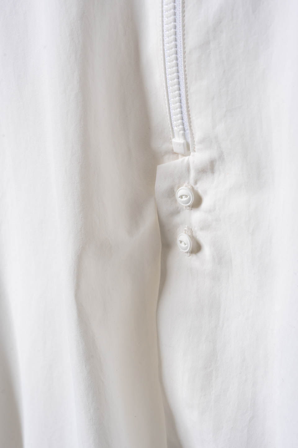 staff wear / White