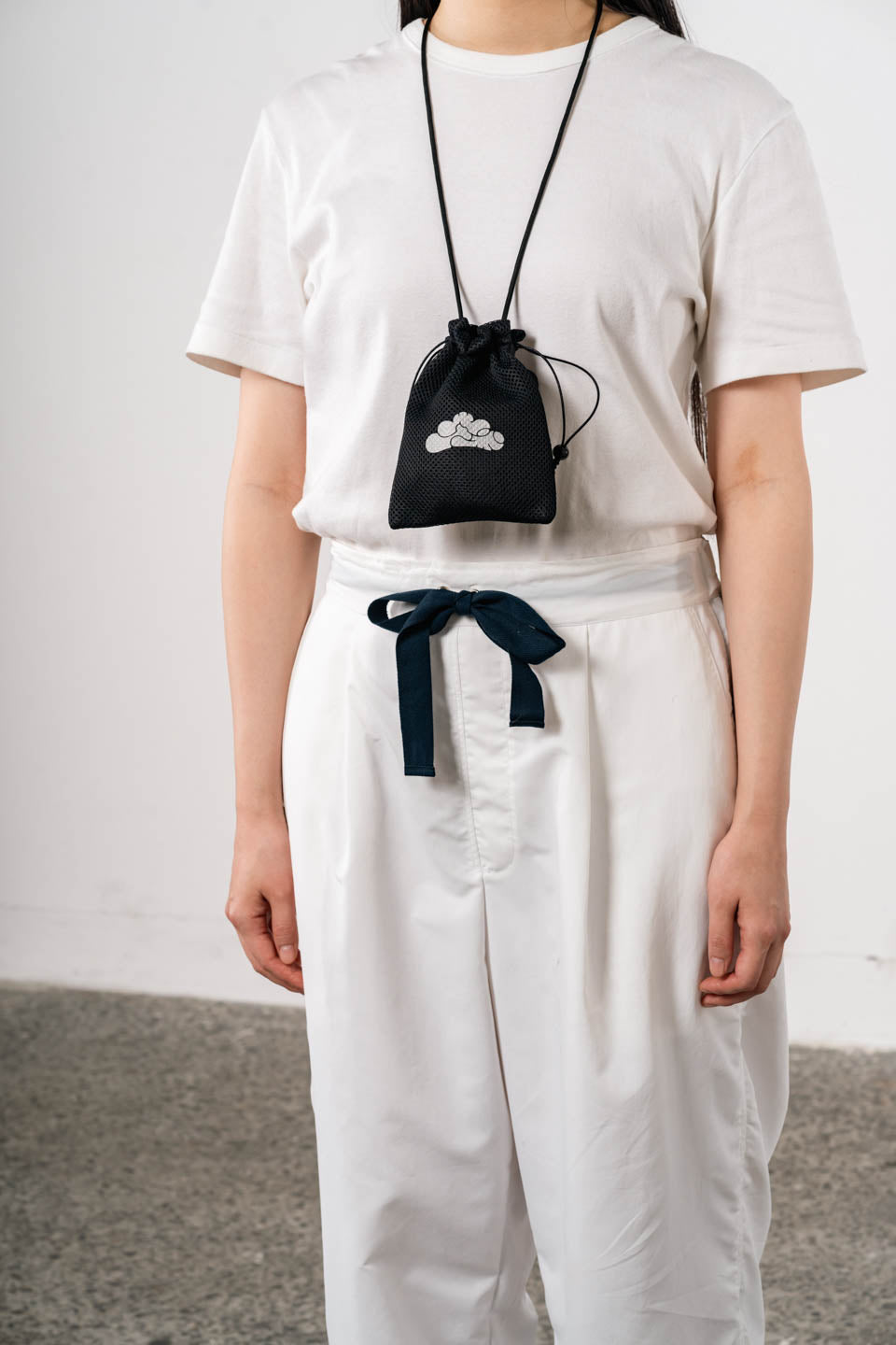 巾着S Kinchaku pouch / White × Black