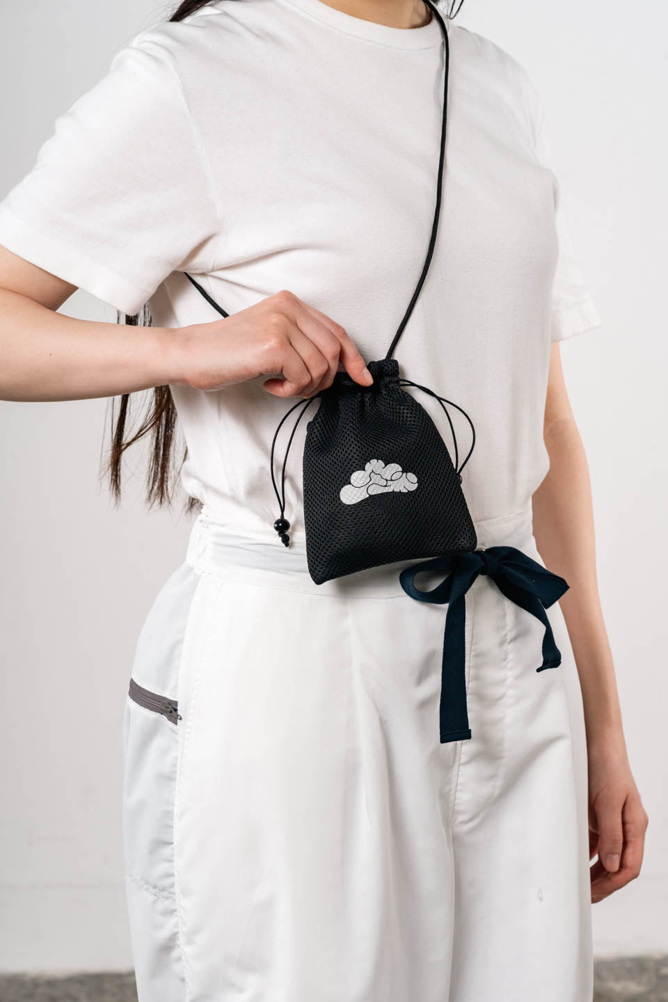 巾着S Kinchaku pouch / White × Black